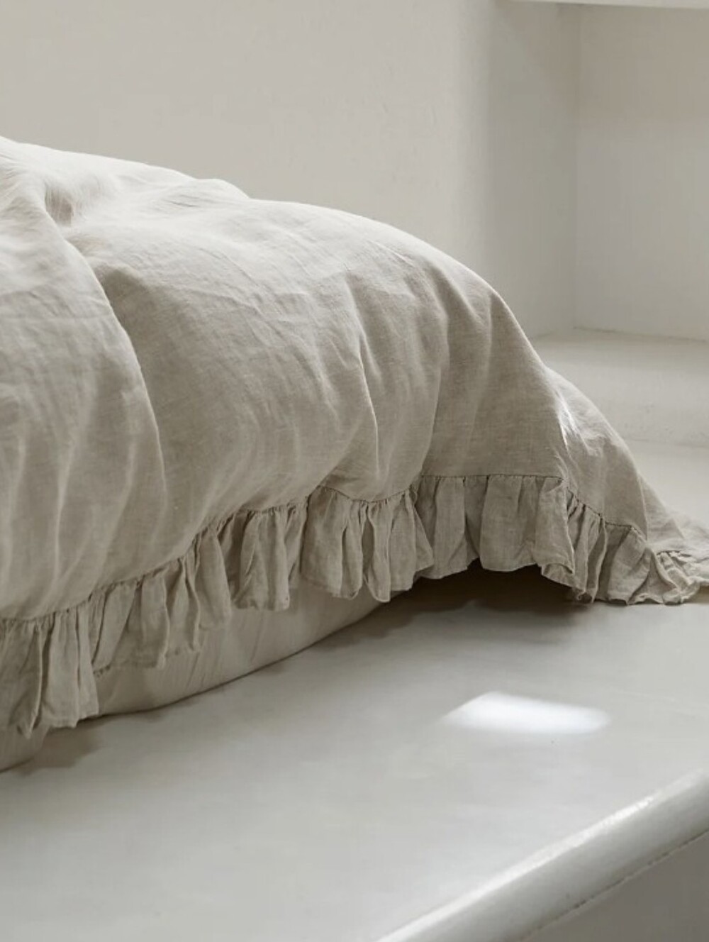 White Ruffled 100% Linen Duvet Cover - Queen